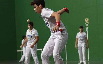 87 bikotek jokatuko dute pilotan Aramaioko San Martin Txapelketan