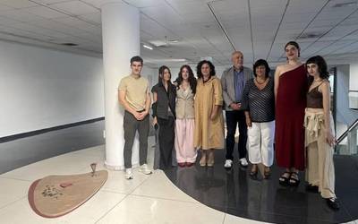 Gaur irekiko ditu ateak 'Ia zu zinen' erakusketa ibiltariak