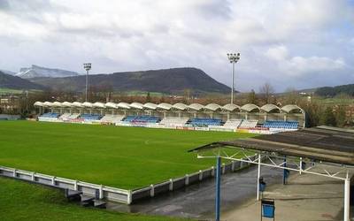 Amurrioko Udalak adierazpen instituzionala egin du Basarteko futbol zelaian agertutako margoketak gaitsezteko