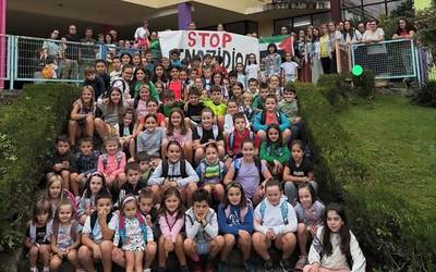 Palestinako genozidioaren kontra agertu dira Lesakako Irain eskolan ere