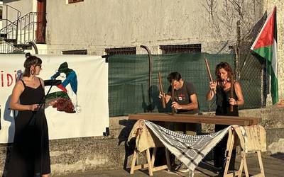 [ARGAZKIAK] Harrera beroa egin diote Beran Palestinaren aldeko 'Ibaitik Itsasora' martxari