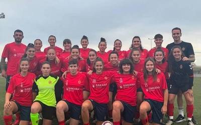 Futbol denboraldian murgilduta, bete-betean