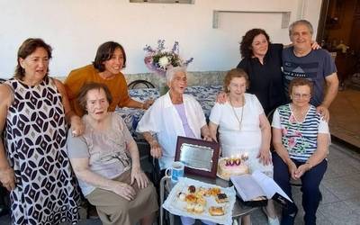 Maria Milagros Mardarazek 100 urte bete ditu