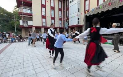 Goxo eta martxoso hasi ziren jaiak