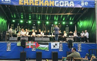 Mario Padilla gogoan izan dute Errekan Gora jaialdian ere