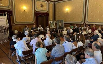 Berari buruzko liburuaren aurkezpenean, argi geratu da Bergarak Miguel Okinari dion estimua