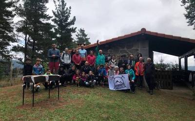 Familia giroa nagusi Arrankudiagako Mendi Ibilaldian