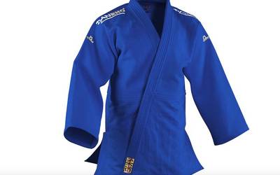 Kirol arropa bilduko dute aste honetan herriko bi ikastetxeetan eta Mendibeltzen