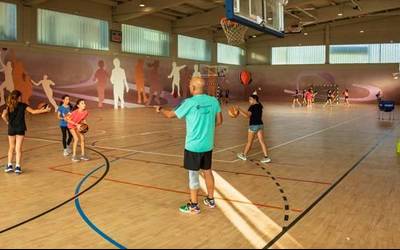 Kirolgunea berritu dute: seguruagoa, erosoagoa eta erabilera anitzagoa