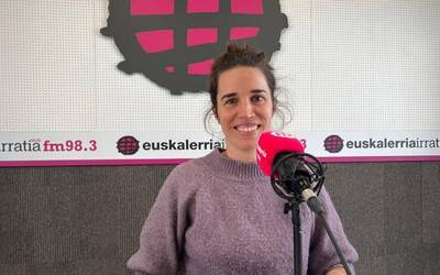 Maider Irurozki Artaxo (AEK): «Egoera errealetara egokitutako eskola da AEK, eta euskara praktikatzeko mundua eraikitzen laguntzen dugu»