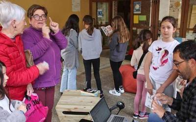 Asteazken honetan liburutegi ibiltariaren bisita izanen dute Aranon eta Goizuetan