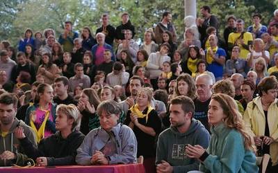 Aroztegiko Elkartasun Komitea: «Absoluzioa da epai justu bakarra»