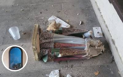 Algortako Portu Zaharreko Etxetxun dagoen San Nikolasen figura suntsitu dute