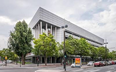 22 urteko espetxe zigorra ezarri diote gizon bati, bi alaba adingabeak bortxatzeagatik