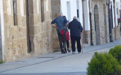 Ariketa fisikoa egiteko gonbidapena 65 urtetik gorakoendako