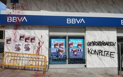 GKS-k aldarrikatu du BBVAren aurkako ekintza, genozidio palestinarra babestea egotzita