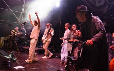 DalecandELA Fest jaialdiak 20.000 lagun baino gehiago batu ditu Getxon