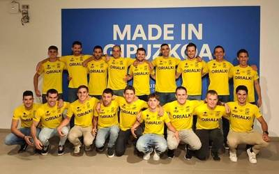 Orio Arraunketa Elkarteko gizonek omenaldia jaso dute Anoetan