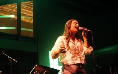 Ximenaren lehen abesti propioa, hemen entzungai