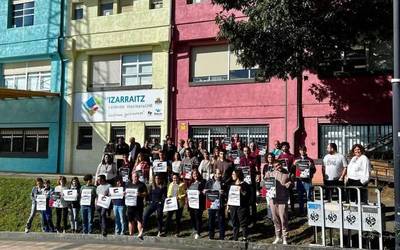 Genozidioaren aurka elkartu dira Izarraitz Lanbide Heziketako hainbat kide