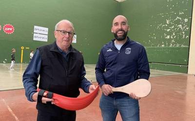 Frontoiaren agurra, herriarekin eta herriarentzat