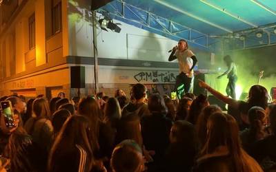 Hoferen doinu urbanoekin gozatu egin dute zaleek