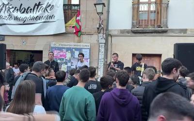 Lagunen aurrean egin du estreineko kontzertua Bogside taldeak