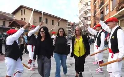 [BIDEOA] Berrizko Keinu optometria zentroak herritarregaz ospatu du 25. urteurrena