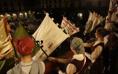 Danbor-hotsek josi dituzte Oñatiko kaleak