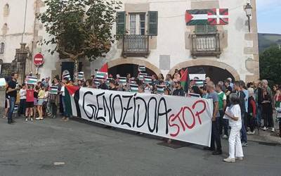 Saran ere Israelen genozidioa salatu dute