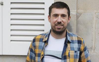 Eñaut Izagirre: "Glaziarrekin beste hainbat mendikatetan gertatu daitekeenaren adierazle dira Pirinioak"