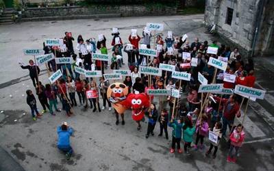 Aiarako I. Mikrobideo Lehiaketa abiatuko du bihar Hogeitalau Elkarteak