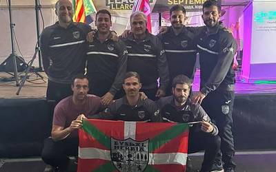 Europako Champions League Llargues Txapelketan aritu da Algorta Bote Luzea Taldea