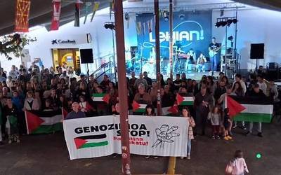 Ubertearrak Palestinarekin bat