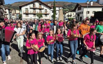 Elkartasun Eguna antolatu du 2zi Elkarteak urriaren 5ean Leitzan