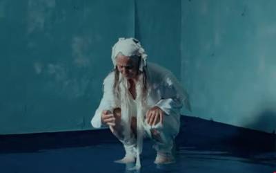 Neomak taldeak 'Inork ez du berdin egiten negar' abestia kaleratu du