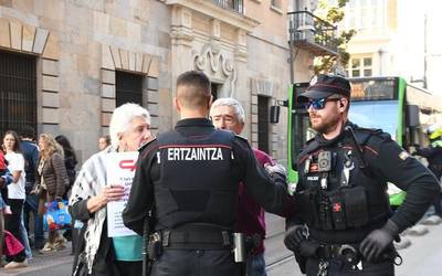 Global Sumud Flotillaren kontra Israelek egindako erasoa salatu dute Gasteizen