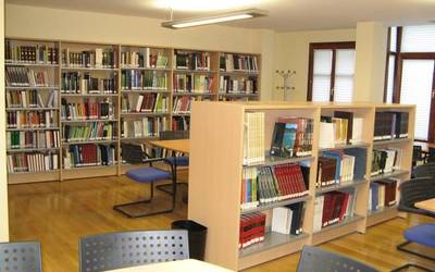 Plentziako Udalak herritarren laguntza eskatu du Haur Liburutegi berriko liburuak aukeratzeko