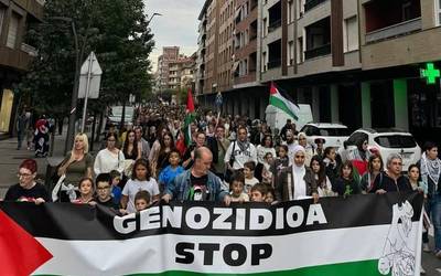 Palestinako genozidioa salatzeko manifestazio eta kontzentrazioak egin dituzte