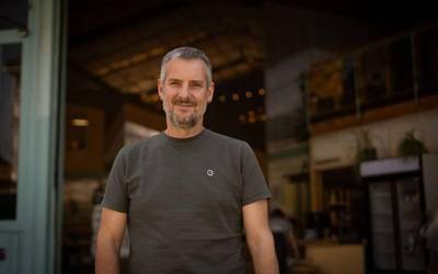 “Iragan kolonialaren gaineko ardura hartu beharko genuke euskaldunok”