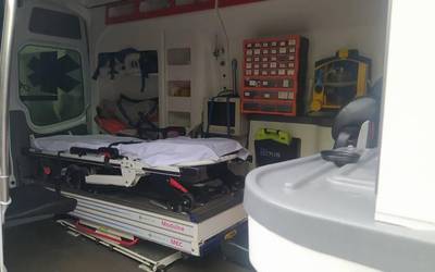 Zezenak abeltzaina zauritu zuen