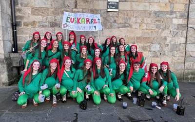 Errosaixo bixamona: kuadrillan, kalean eta mozorrotuta