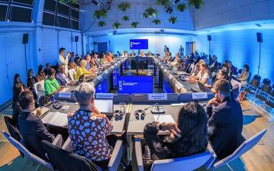 Gobernu Irekiari buruzko goi bilera Gasteizen dago jada