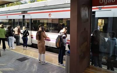 Ordubeteko itxaronaldiak eragiten ditu Renferen ordutegi aldaketak eta, gainera, ibilbideak gehiago irauten du