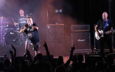 Peter&The Test Tube Babies, Arrasateko gaztetxean