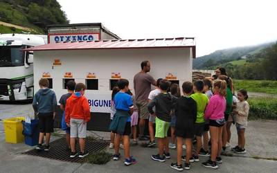 Lesakako Garbigune Ttiki berriak hondakin kutsagarri txikiak biltzen ditu