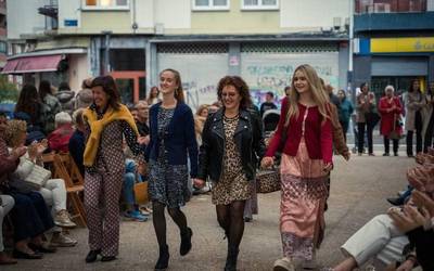 Udazkeneko eta neguko modak hartu zuen larunbatean San Anton plaza, Izan Amurriori esker