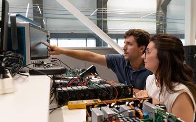 Autoendako haririk gabeko kargagailuak garatu dituzte Ikerlanek eta Floox-ek