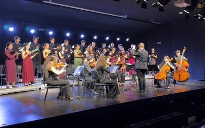 JAME goraino bete du A Tempo Korua abesbatzak bere lehendabiziko kontzertuan