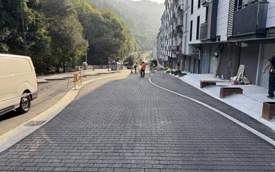 Ezustekorik ez bada, urrian bertan bukatuko dituzte Ezozibideko urbanizazio lanak